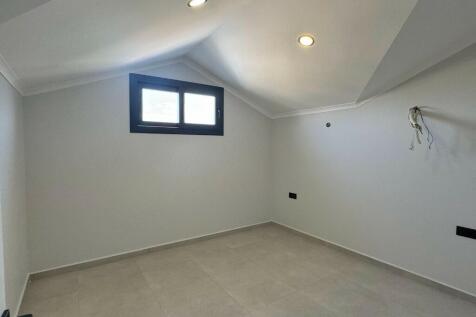 Attic floor Bed 3