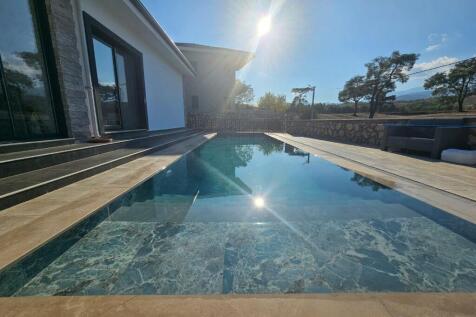 Private pool