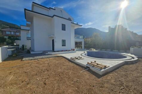 4 bedroom villa