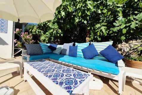Poolside Seating