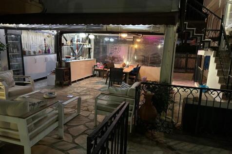 Al-fresco Dining
