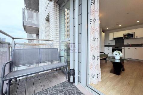 For sale studio, SE1