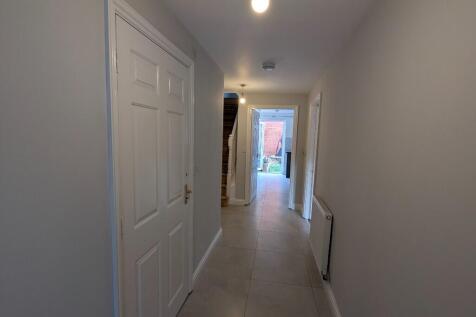 To rent 4 bed 3 bath