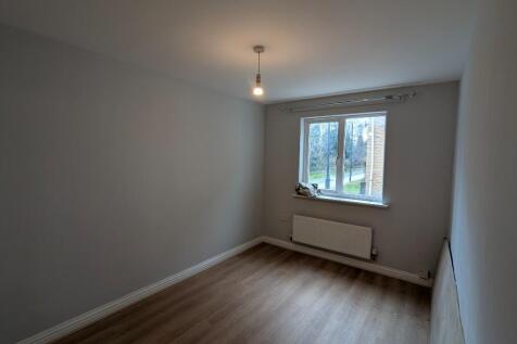 To rent 4 bed 3 bath