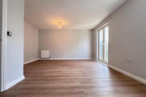 To rent 4 bed 3 bath