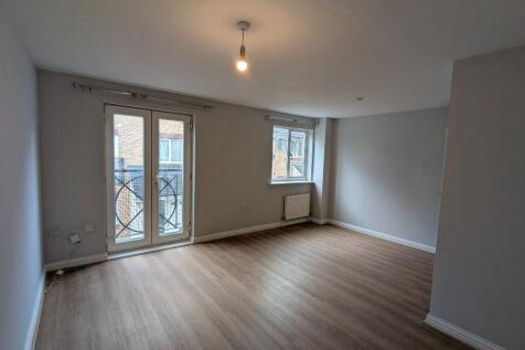 To rent 4 bed 3 bath