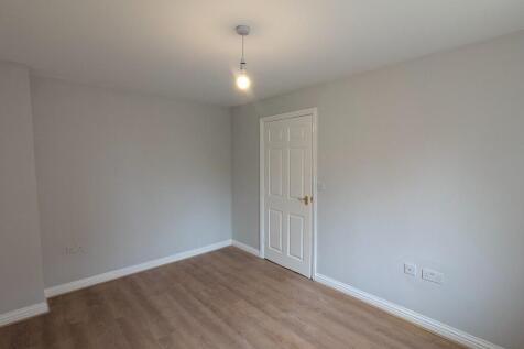 To rent 4 bed 3 bath