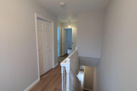 To rent 4 bed 3 bath