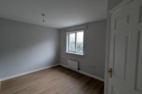 To rent 4 bed 3 bath