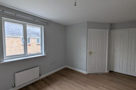 To rent 4 bed 3 bath
