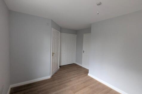 To rent 4 bed 3 bath