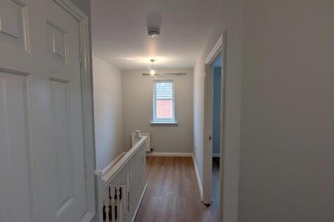 To rent 4 bed 3 bath