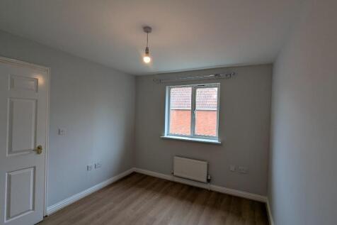 To rent 4 bed 3 bath