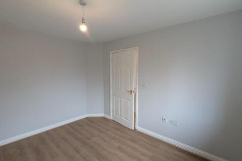 To rent 4 bed 3 bath