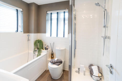 Family Bathroom-049