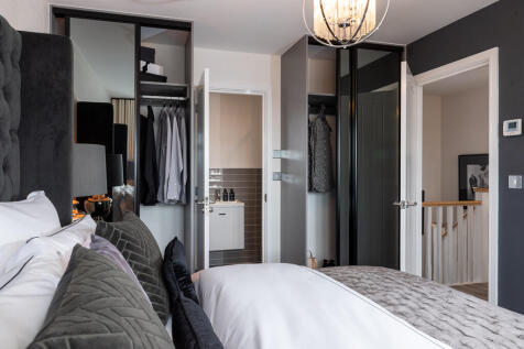 Master Bedroom-029