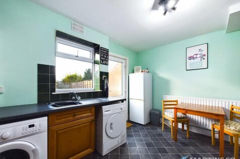 Kitchen (b)