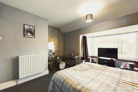 Master Bedroom (b...