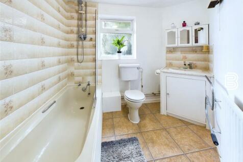 Bathroom.jpg