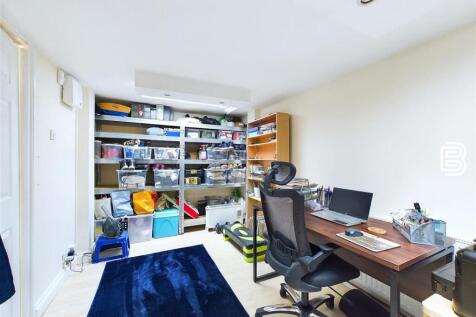 Bedroom 4 - Office.jpg