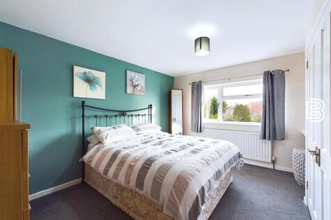 Bedroom 1.jpg