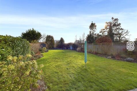 Rear Garden (3).jpg