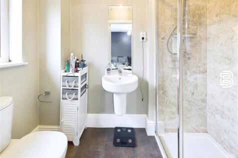 Ensuite 2.jpg