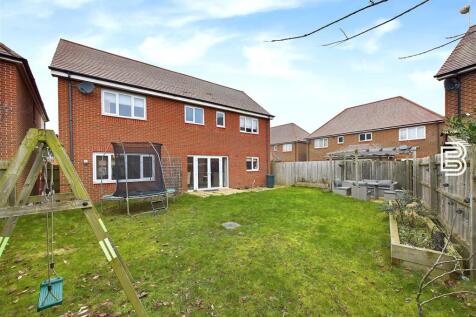 Rear Garden (2).jpg