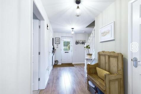 CAM03787G0-PR0070-STILL014.jpg