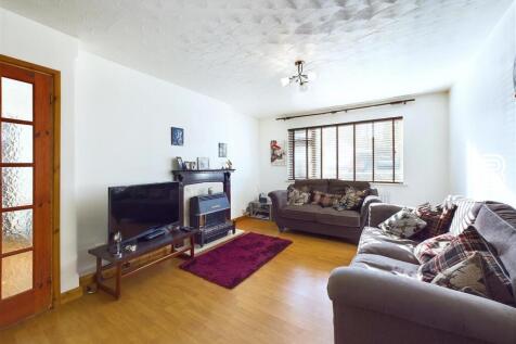 Living Room (1).jpg