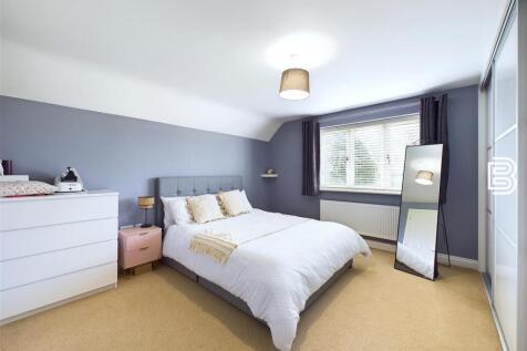 Bedroom 1 (1).jpg