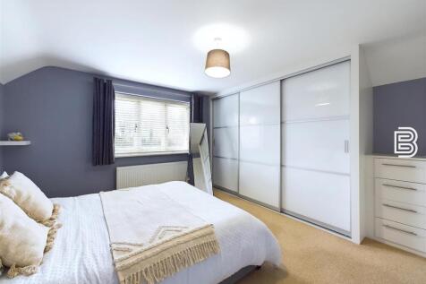 Bedroom 1 (2).jpg