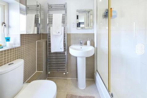 Ensuite 1.jpg