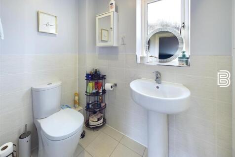 Ensuite 2.jpg