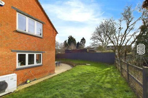 Rear Garden (4).jpg