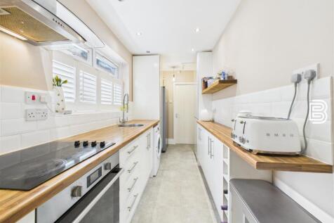 Kitchen (1).jpg