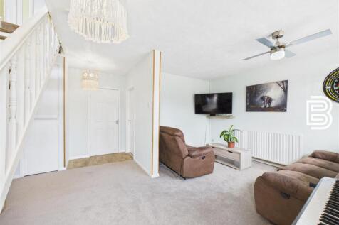 Living Room (1).jpg