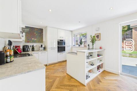 Kitchen Family Room (4).jpg