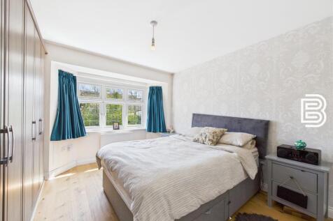 Bedroom 1 (1).jpg