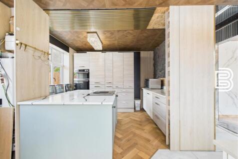 Kitchen (2).jpg