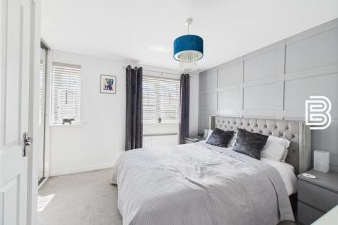Bedroom 1.jpg