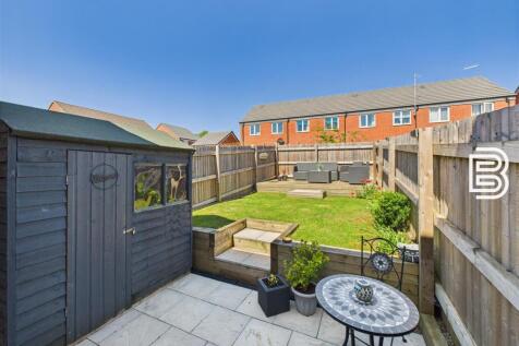 Rear Garden (2).jpg