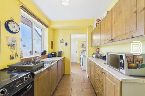 Kitchen (1).jpg