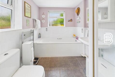 Bathroom.jpg