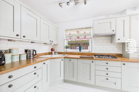 Kitchen (3).jpg