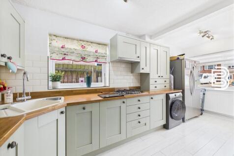 Kitchen (2).jpg