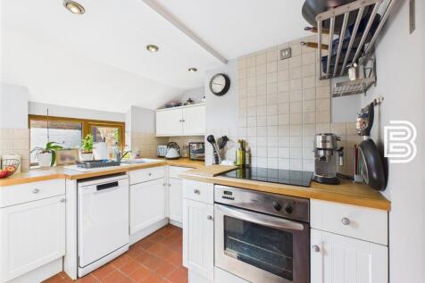Kitchen (1).jpg