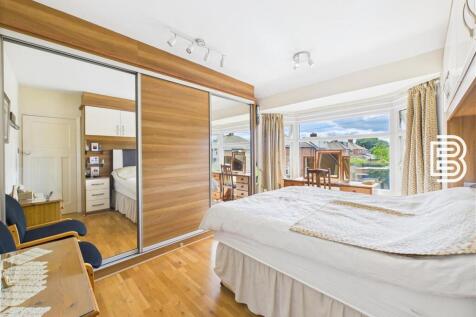 Bedroom 1.jpg