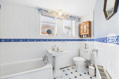 Bathroom.jpg