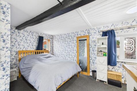 Bedroom 1 (2).jpg